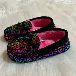 New without tags Girls Muk Luks Moccasin Style Leopard Slippers Size 12 13